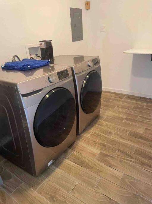 New Stylish Midtown With One Bedroom Phoenix Kültér fotó